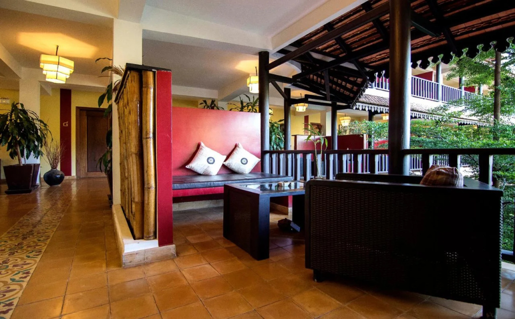 Lobby & Reception