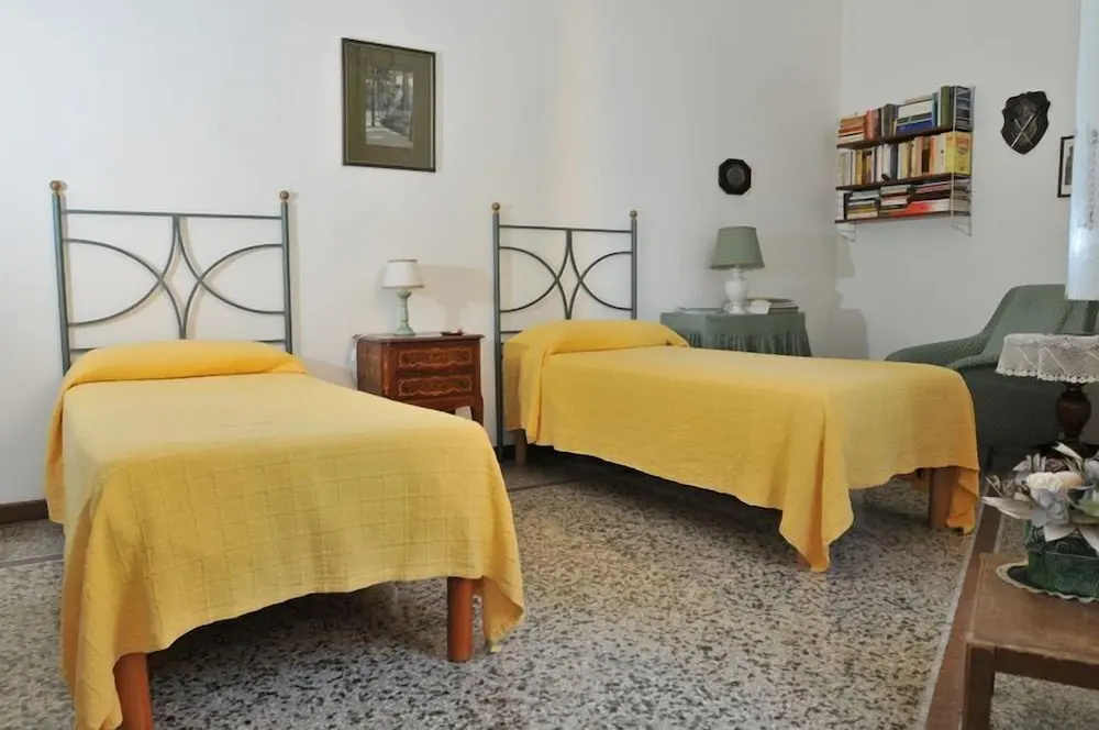 Standard Triple room with balcony