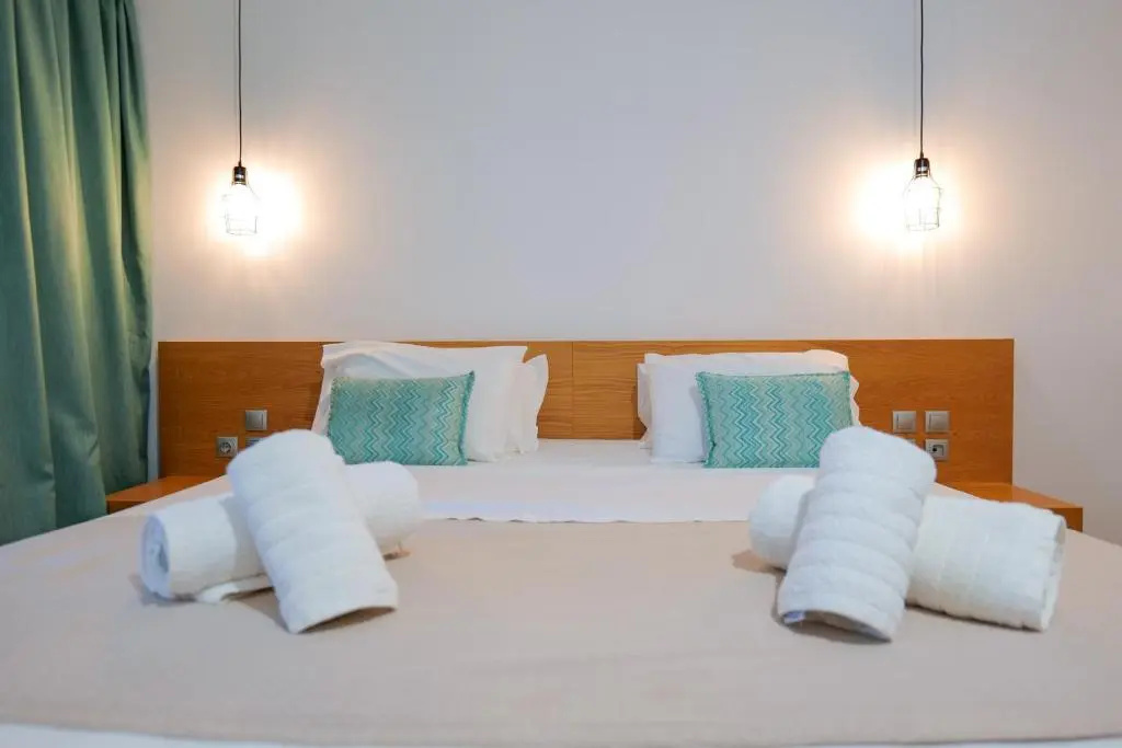 Deluxe Double room (full double bed)