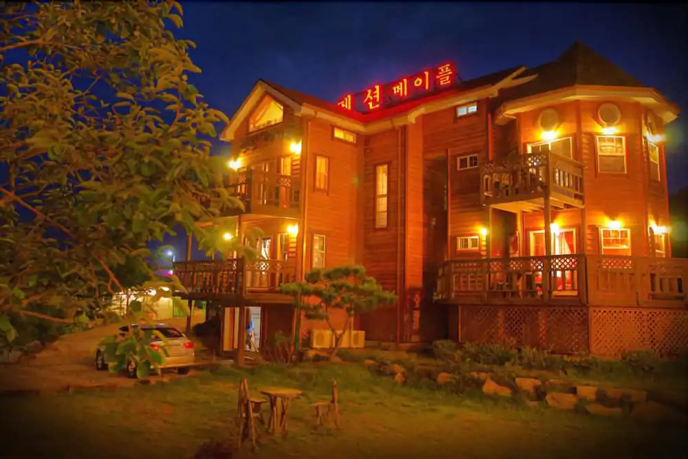Hotel photo 1