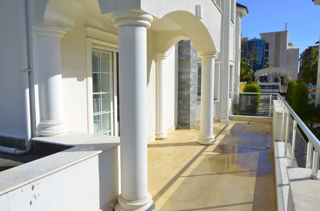 Balcony & Terrace