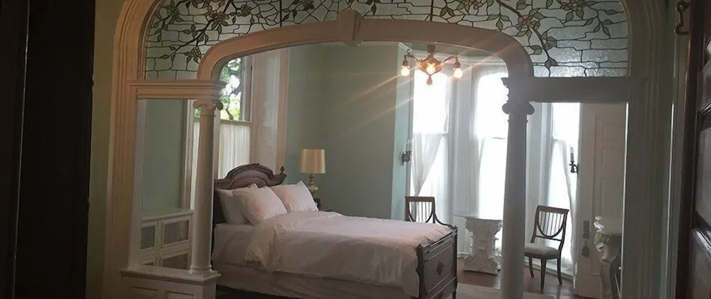 Double Suite with balcony (full double bed)