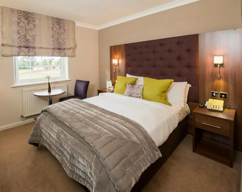 Classic Double room (full double bed)