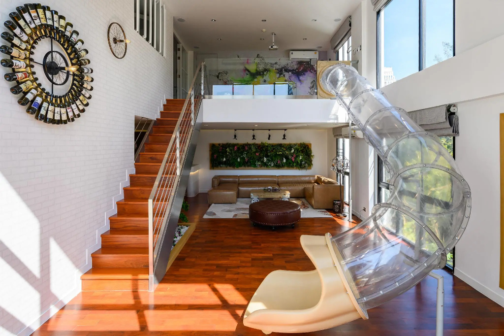 6 Bedrooms Ambassador Duplex Suite