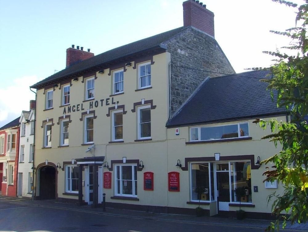 Rooms at The Angel