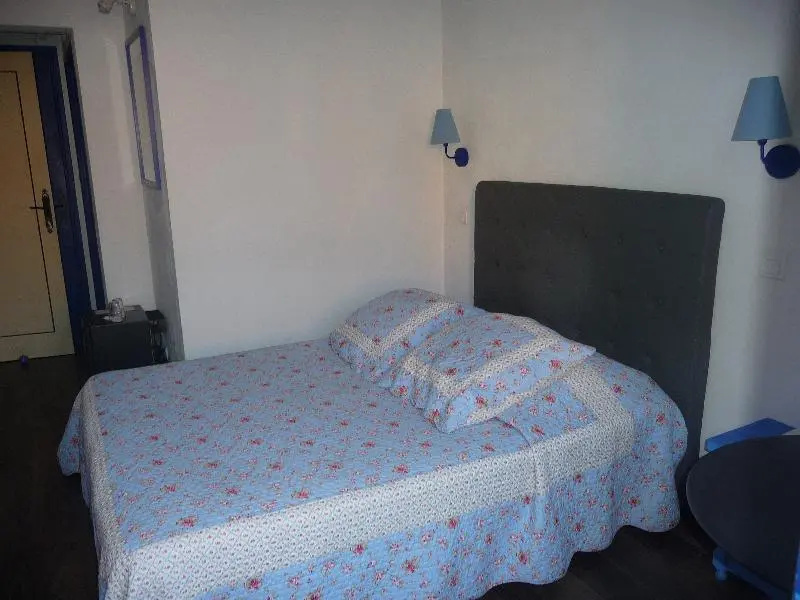 Standard Double room with balcony (full double bed)