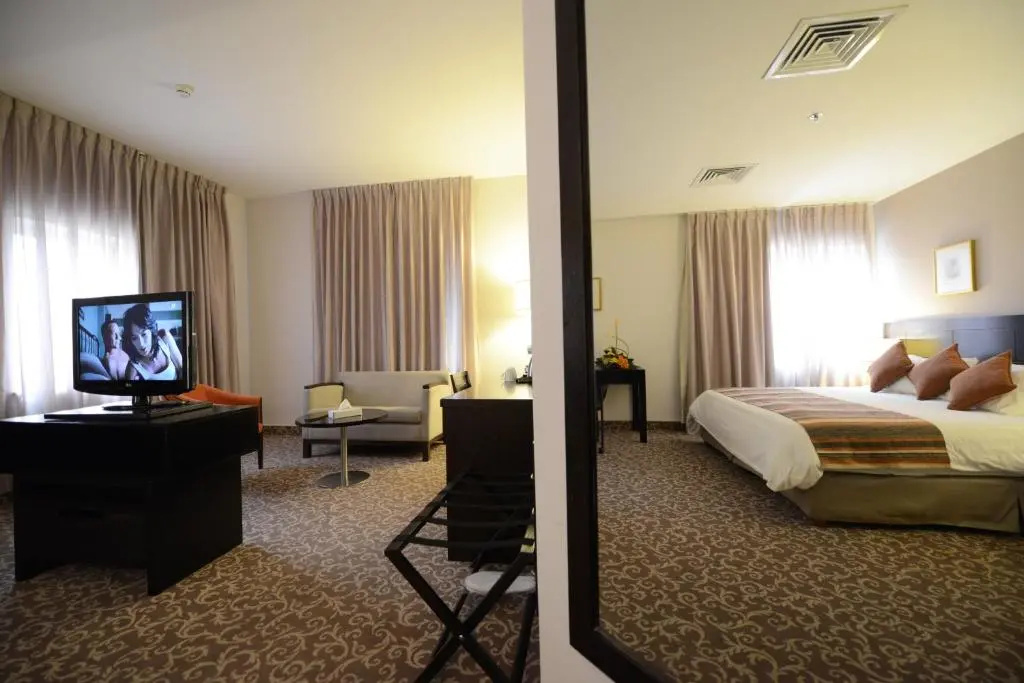 Executive Double room (full double bed)
