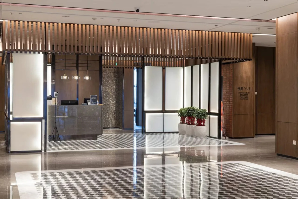 Lobby & Reception