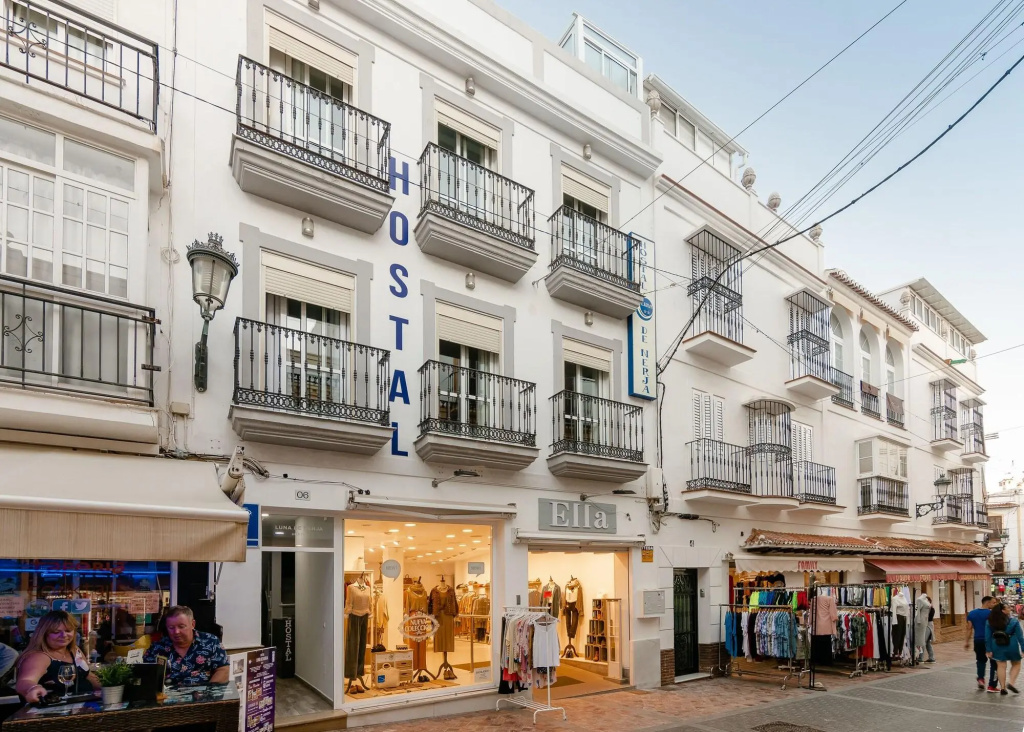 Hostal Luna De Nerja