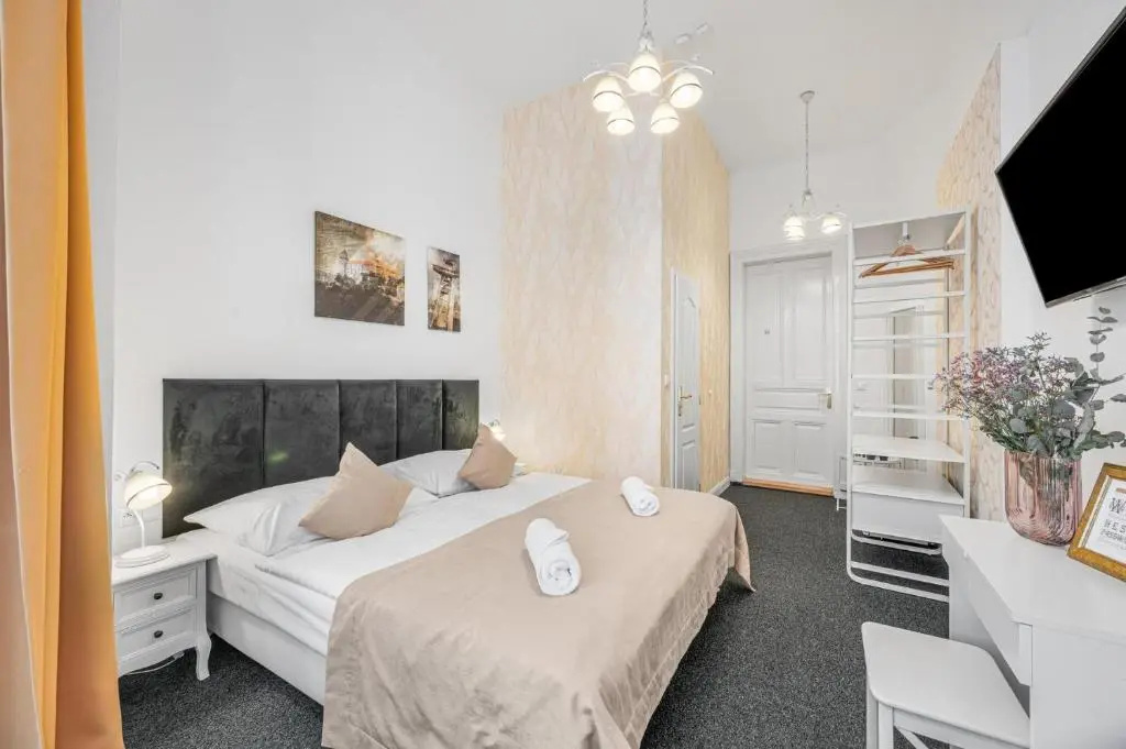 Standard Double room (full double bed)