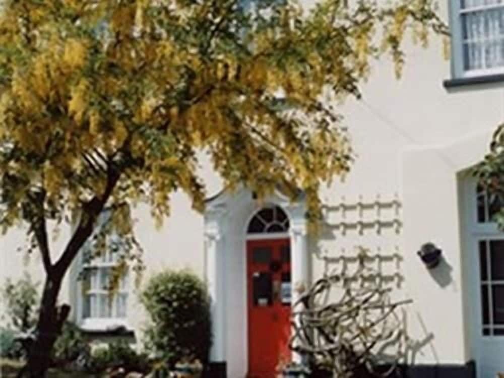 College Guest House — фото 1