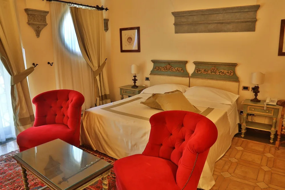 Superior Double room with garden view (full double bed)