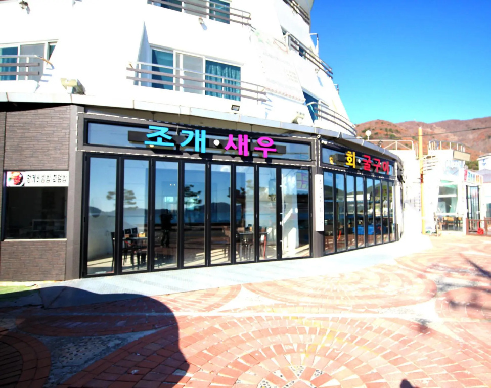 Geojae Queen Cruise Resotel