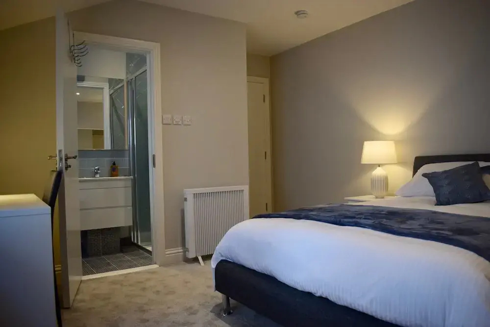 Modern 3 Bedroom Penthouse in Templebar