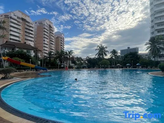 Pattaya Jomtien Vitala Luxury Golden Style Hotel Apartment (Next to Airport Bus Station)