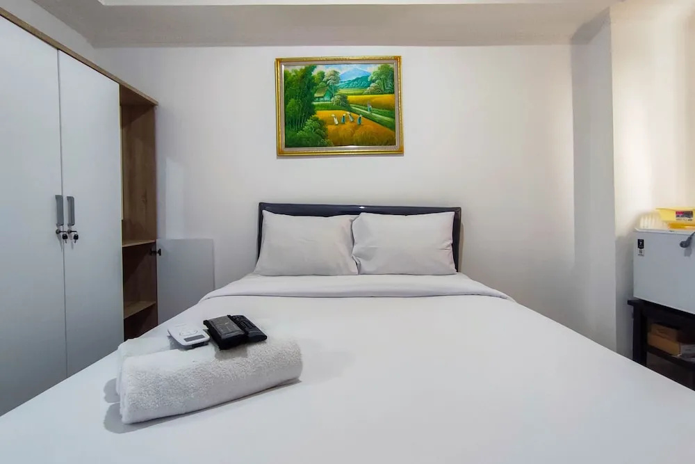 Comfort And Well Design Studio At Paltrow City Apartment