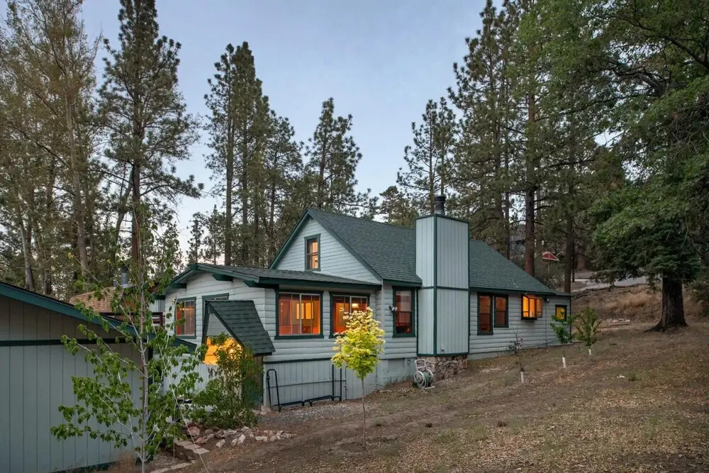 Cougar Rd - Cougar Lodge