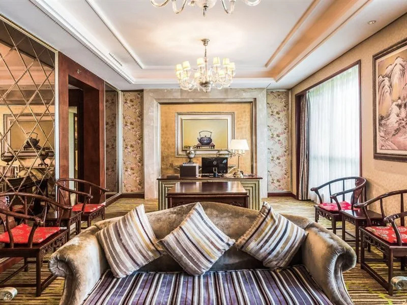 Lobby & Reception
