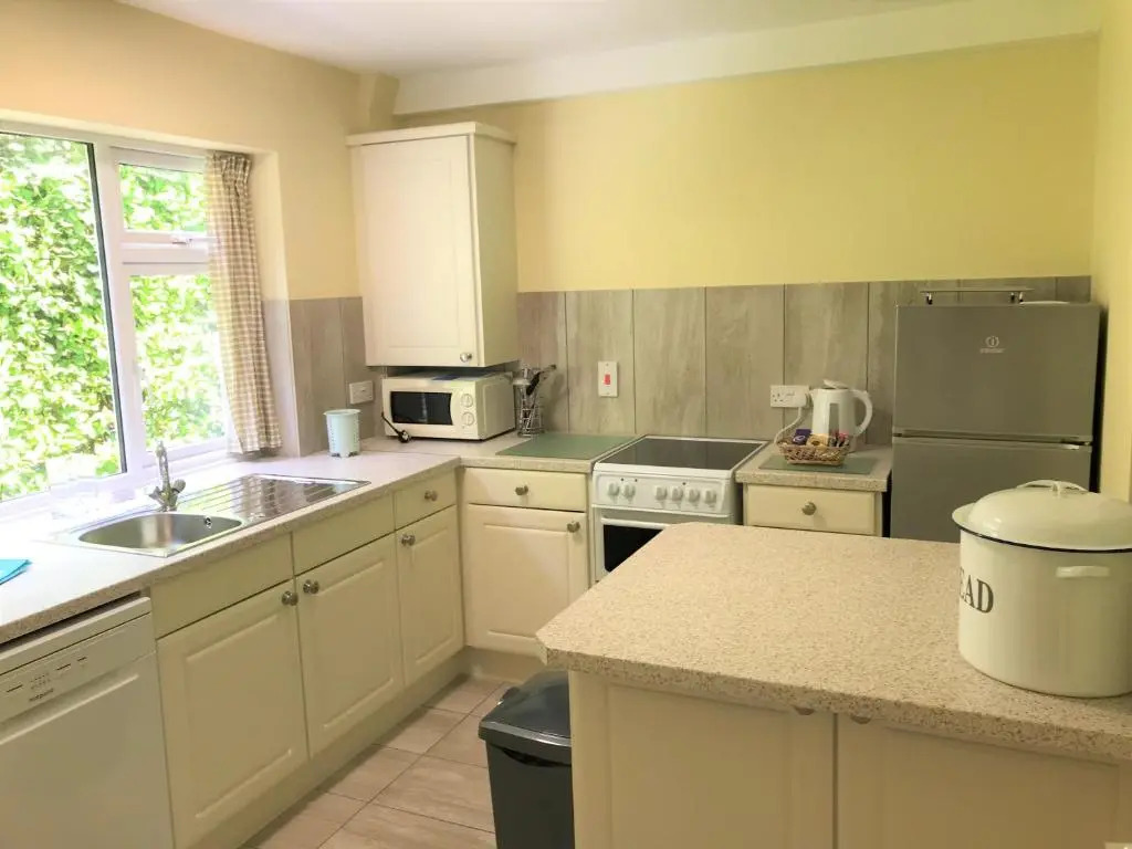 3 Bedrooms Apartment