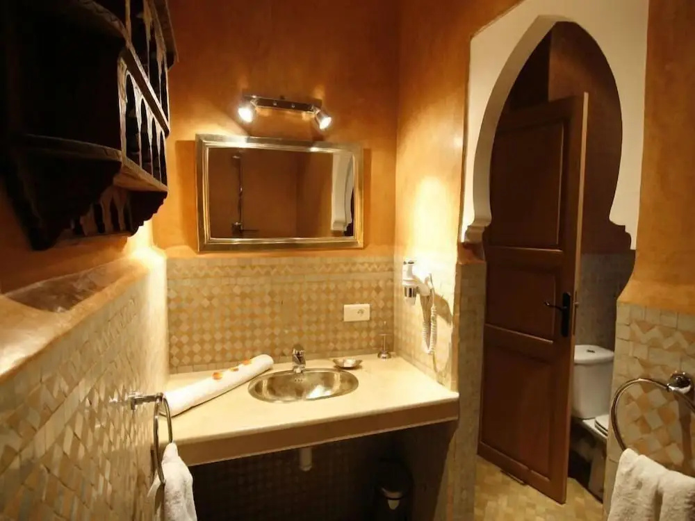 Comfort room