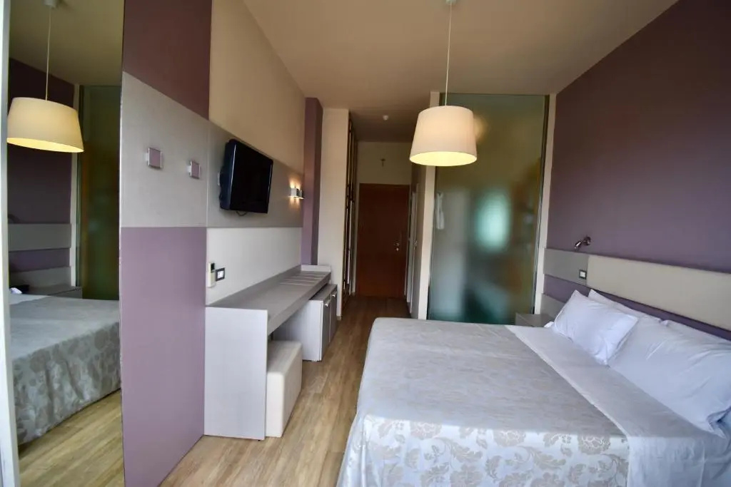 Standard Double room (full double bed)