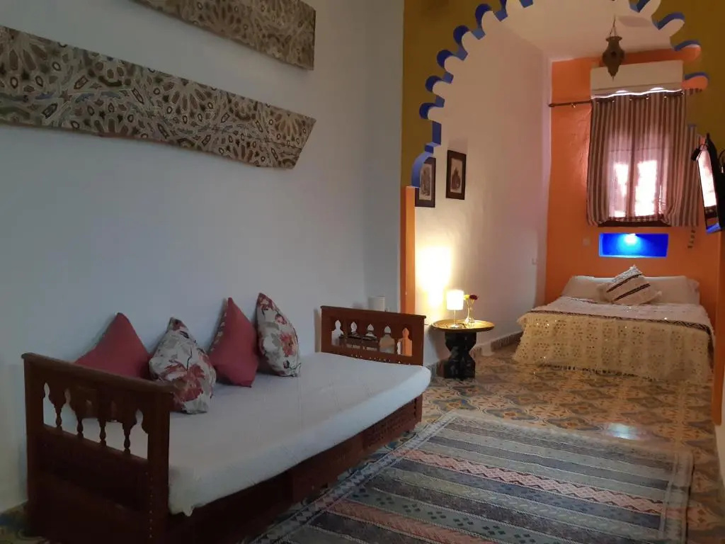 Double Suite (full double bed)