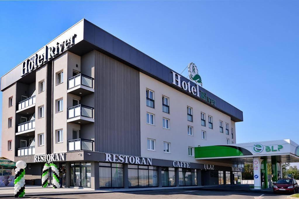 Hotel River