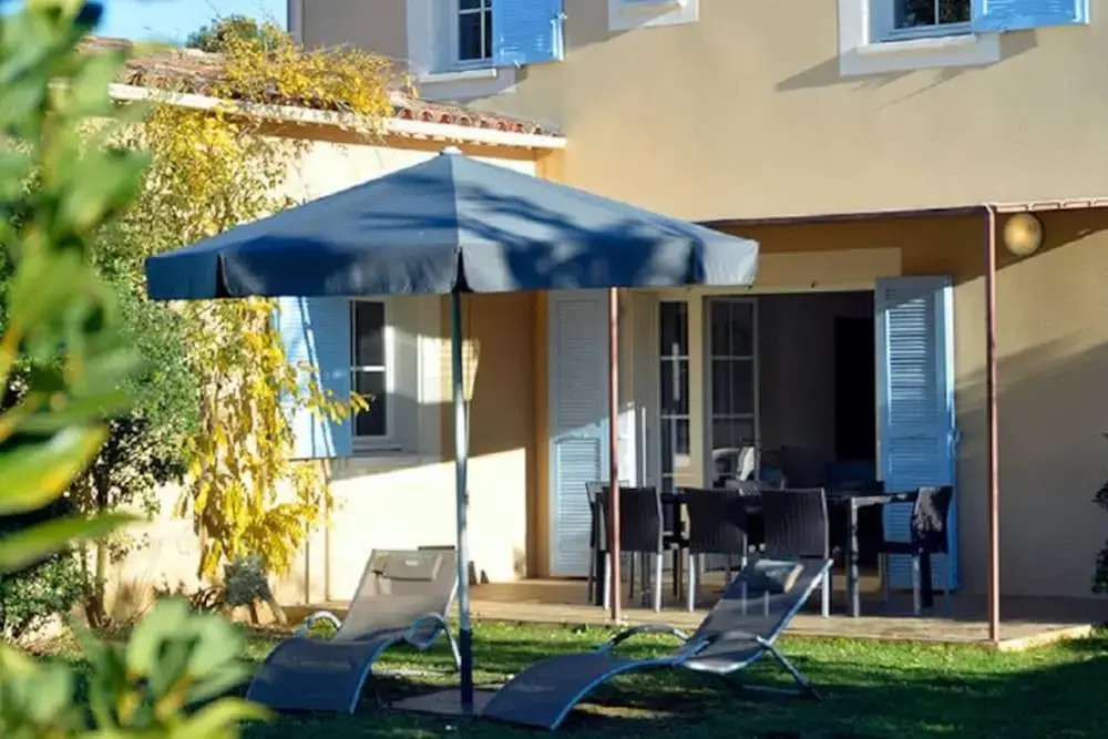 Voir la photo 3 — Luxury Provencal Villa With AC, in Charming Luberon Region