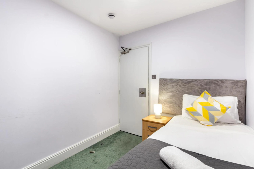Gatwick Inn — 5