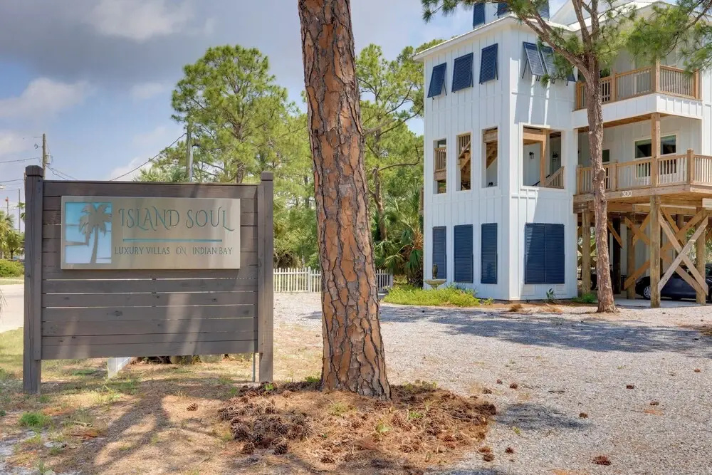 Luxe Family Condo w/ Gulf View in Dauphin Island!