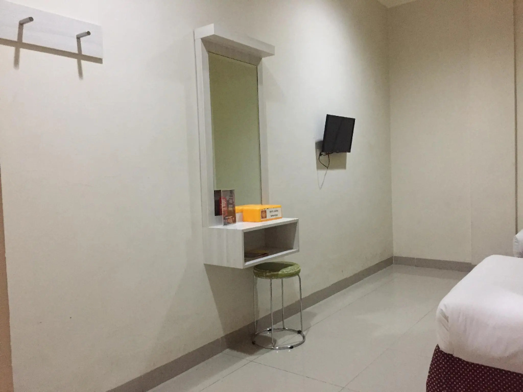 RedDoorz Plus @ Hotel Alden Makassar - Chambres