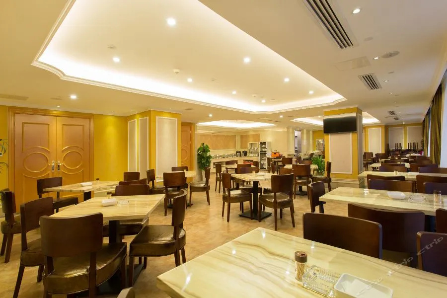 Food & Beverage