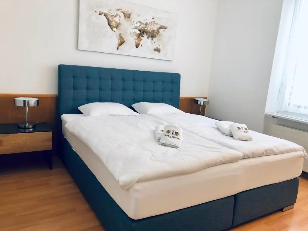 Deluxe Double Studio (full double bed)