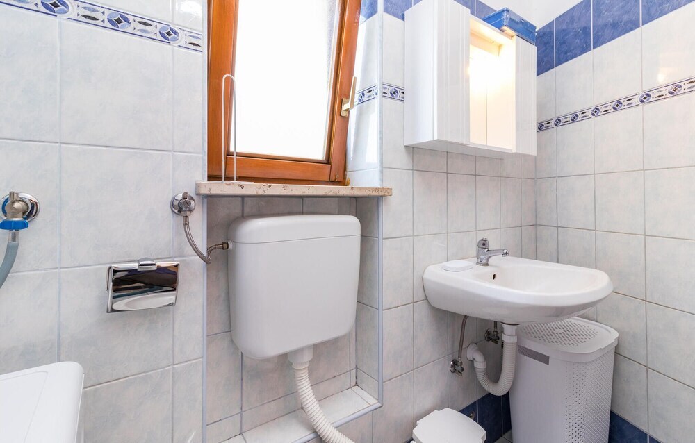 Отель Awesome Apartment in Valbandon With 1 Bedrooms and Wifi, фото 7