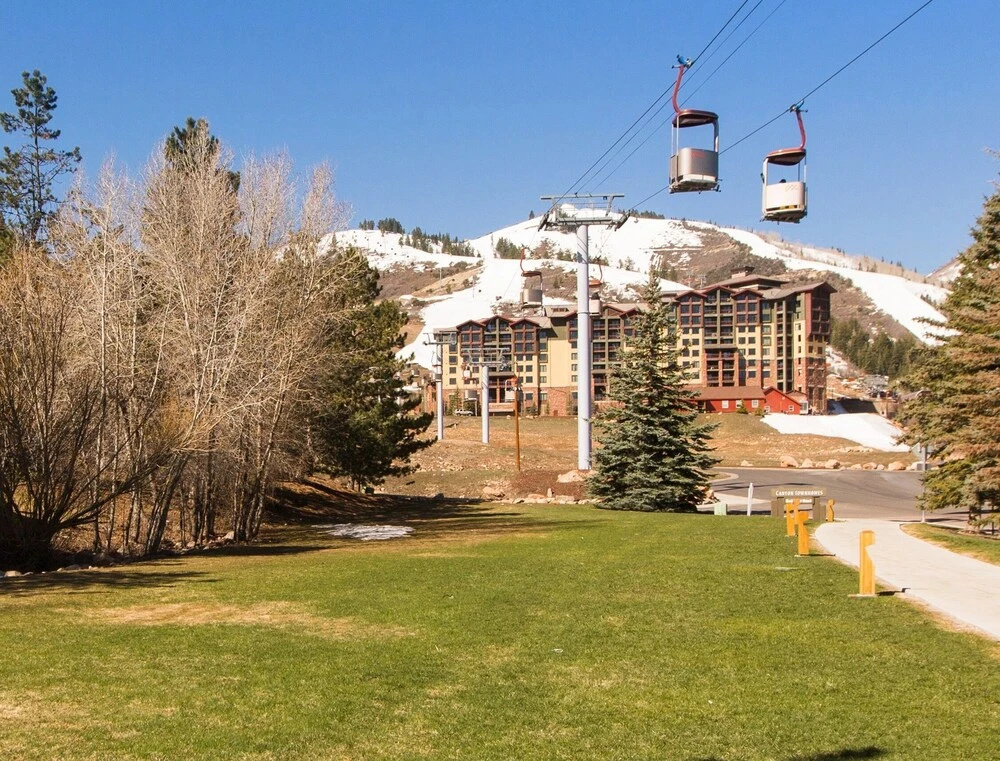 5BR 4BA Canyons Luxury House by RedAwning