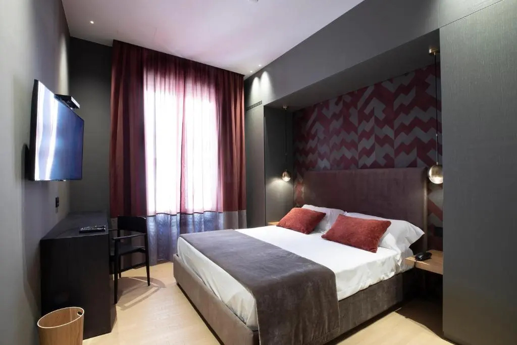 Deluxe Double room with balcony (full double bed)