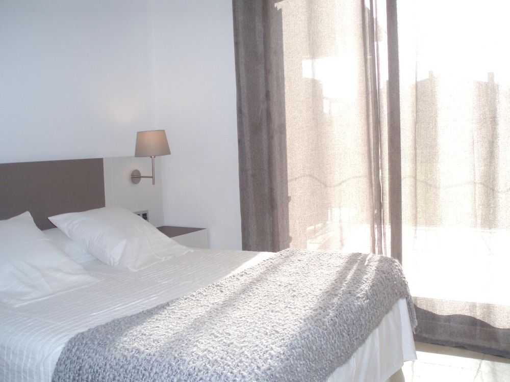 House With 2 Bedrooms in Miami Playa, With Wonderful sea View, Shared Pool, Enclosed Garden