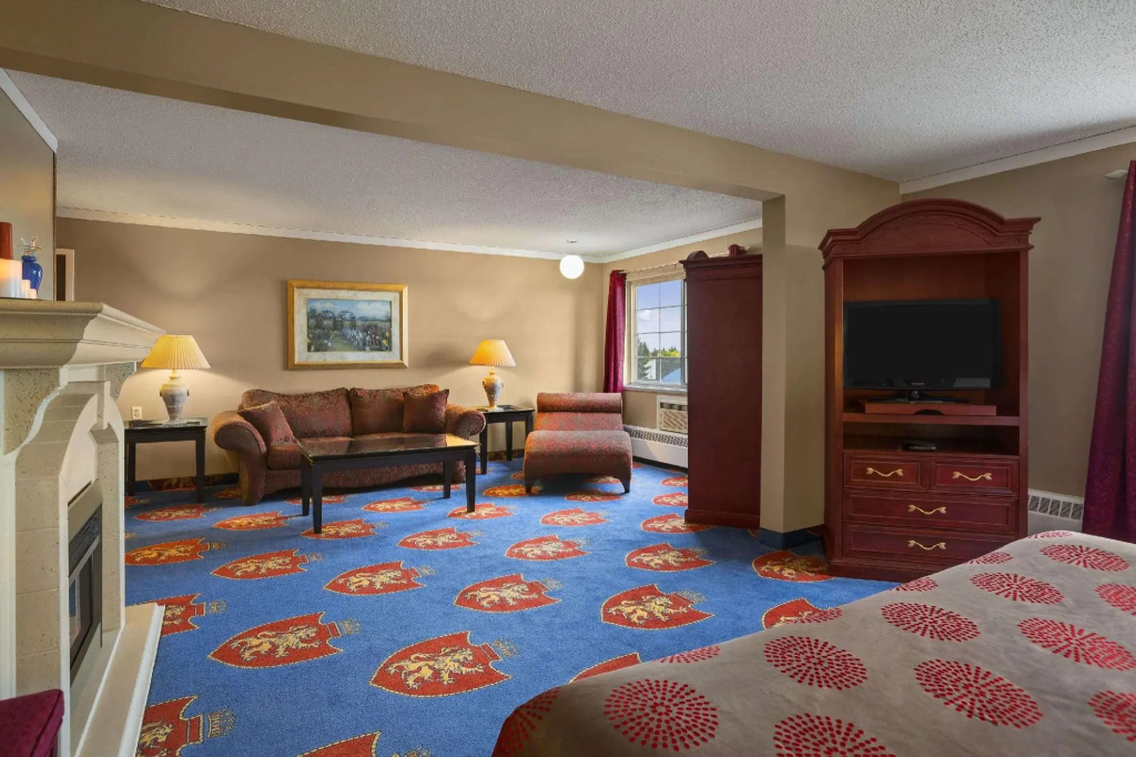 Double Suite (full double bed)