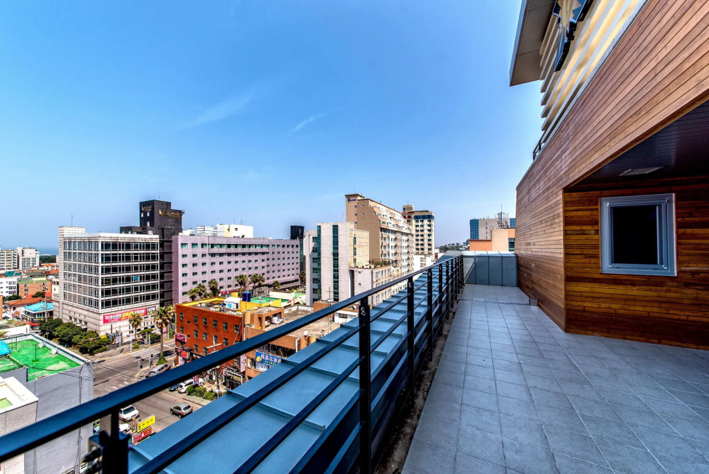 Balcony & Terrace