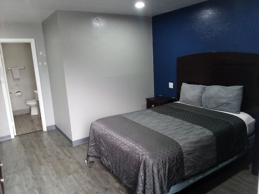 Economy room