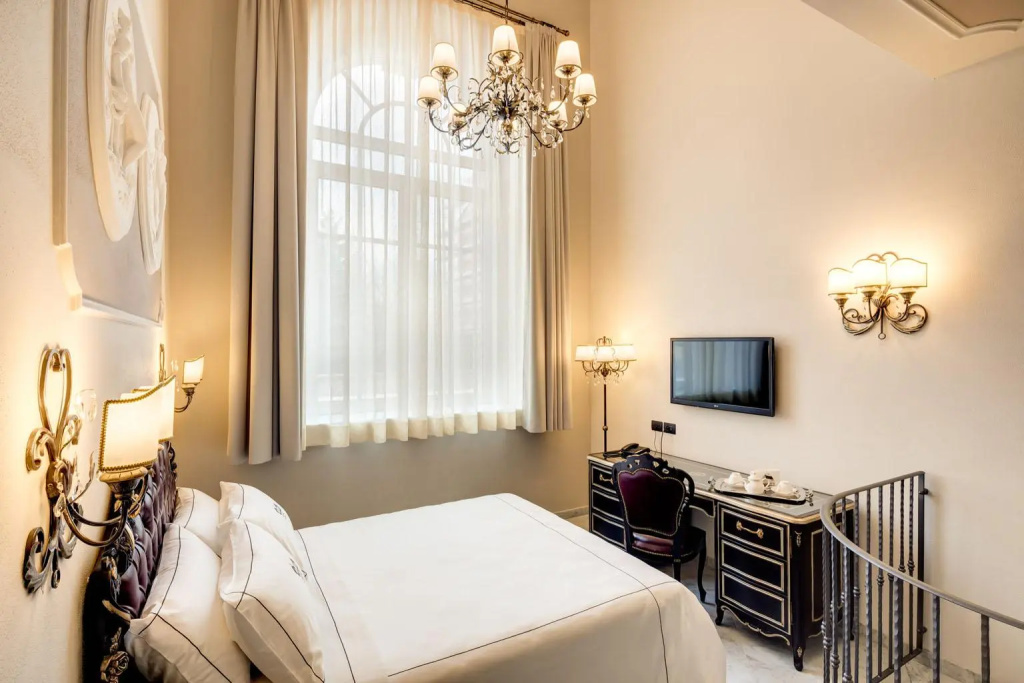 Superior Double room (full double bed)