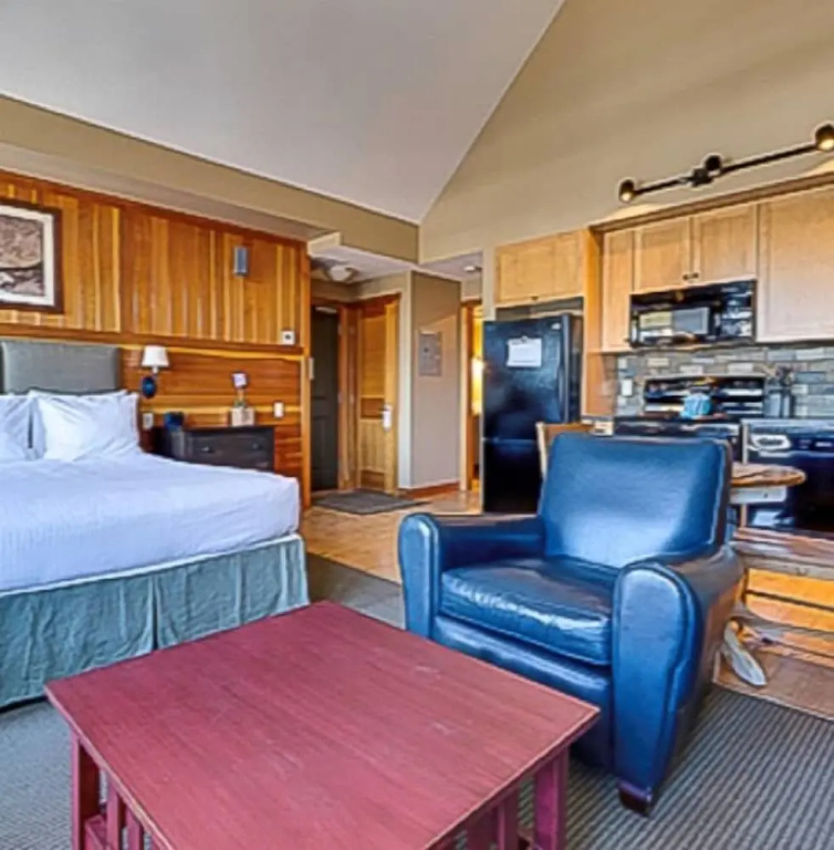 Double Suite (full double bed)