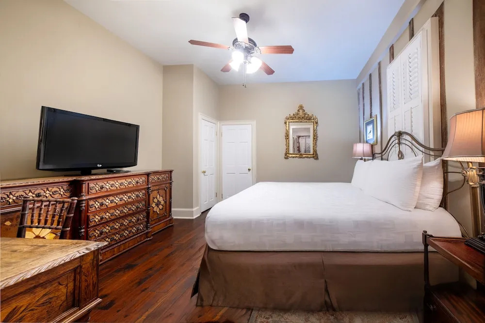 Audubon Cottages by null