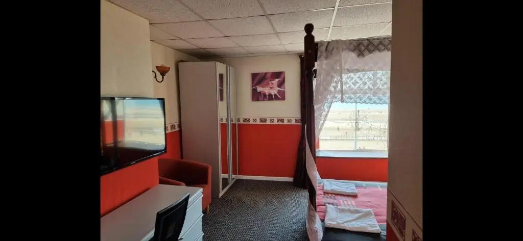 Superior Double room (full double bed)