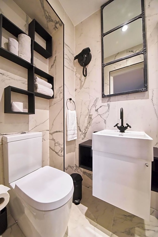 Madrigal hotel 131