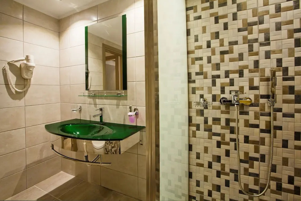 Deluxe Double room with balcony (full double bed)