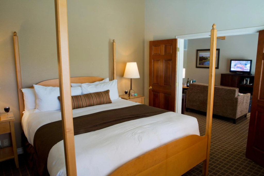 Pine Ridge Inn — 5