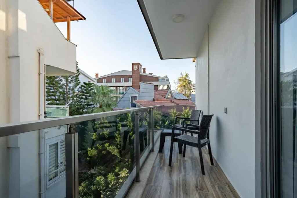 Eluxio Suite Hotel