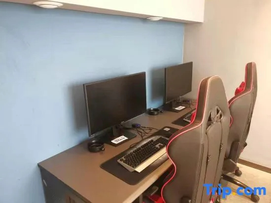 Player E-sports Hotel (Zhengzhou Zijingshan Subway Station)