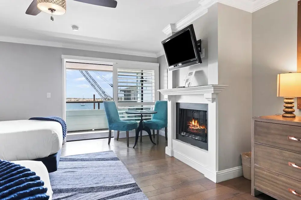 Superior Quadruple room with harbour view